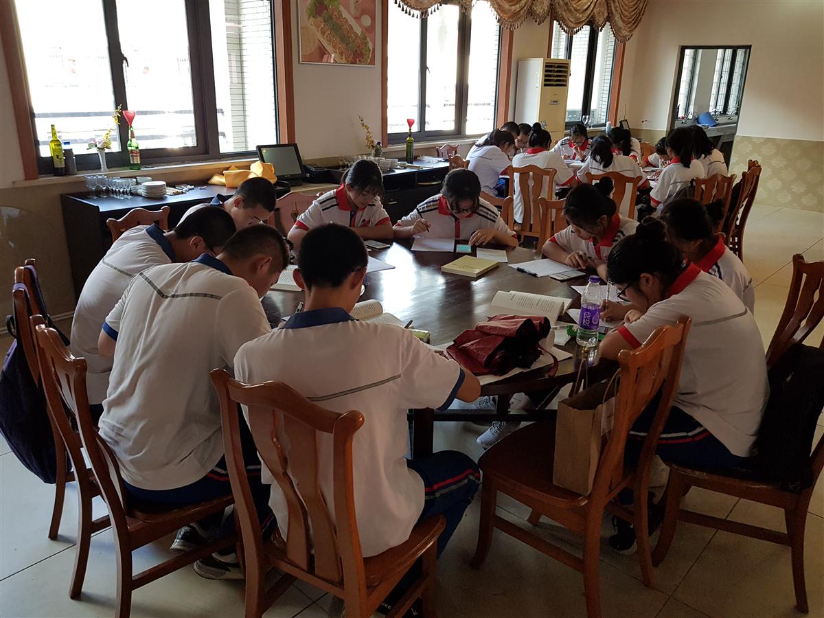 团员座谈会.jpg