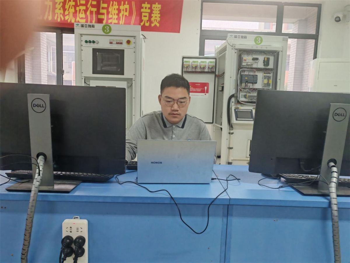 李志豪.png